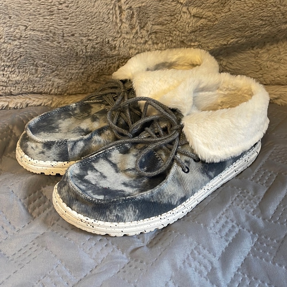 Hey Dudes ~ Fuzzy Boot